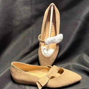 Journee Collection Women's Beige Suede Flats with Bow